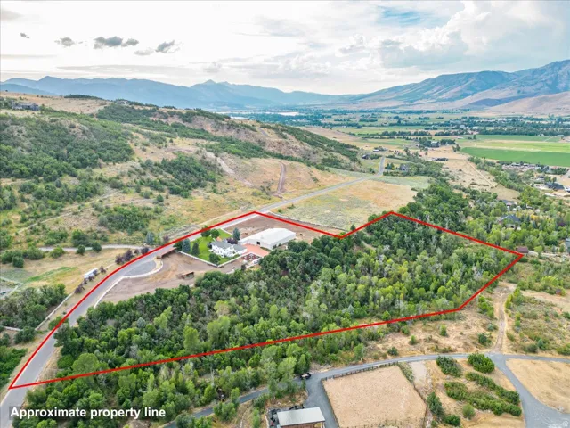 2334 S Falcon Way, Huntsville, Utah 84317