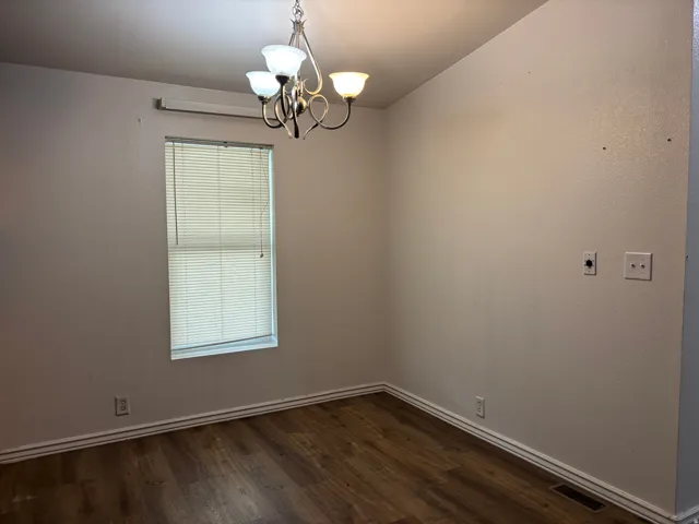 SEPERATE DINING ROOM!