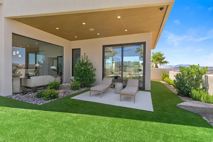Covered patio with recessed lighting