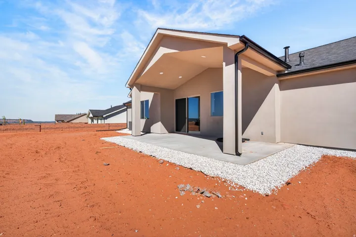 Covered patio with recessed lighting