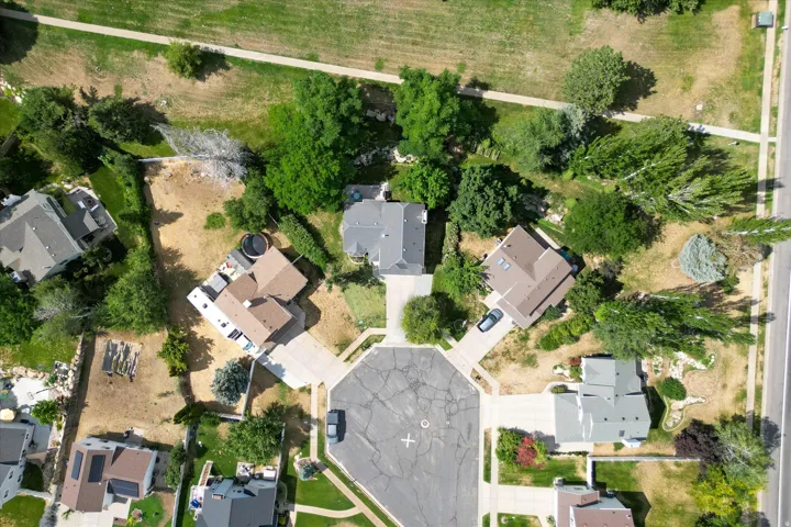 Amazing location with no backyard neighbors!