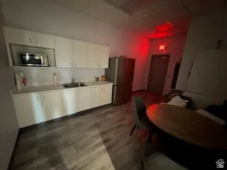 End Cap Suite