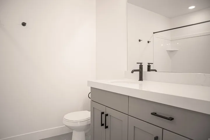 Upstairs full bathroom