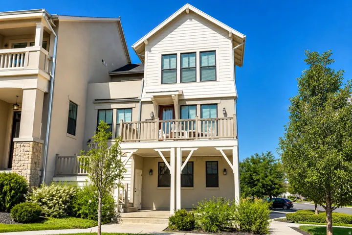 Situated in a highly sought-after Daybreak neighborhood, this charming home enjoys a private setting with convenient access to the lake, walking trails, shopping, and dining.