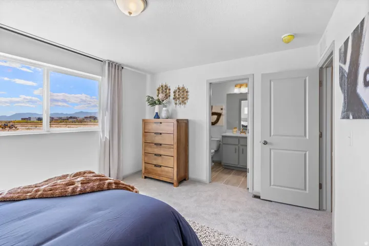 242 E Browns Creek St, Saratoga Springs, Utah 84045