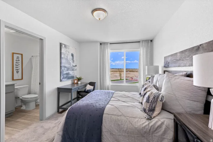 242 E Browns Creek St, Saratoga Springs, Utah 84045