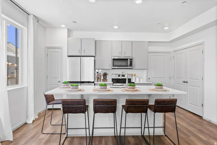 242 E Browns Creek St, Saratoga Springs, Utah 84045