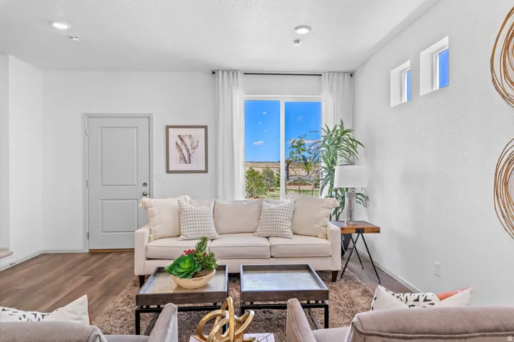 242 E Browns Creek St, Saratoga Springs, Utah 84045