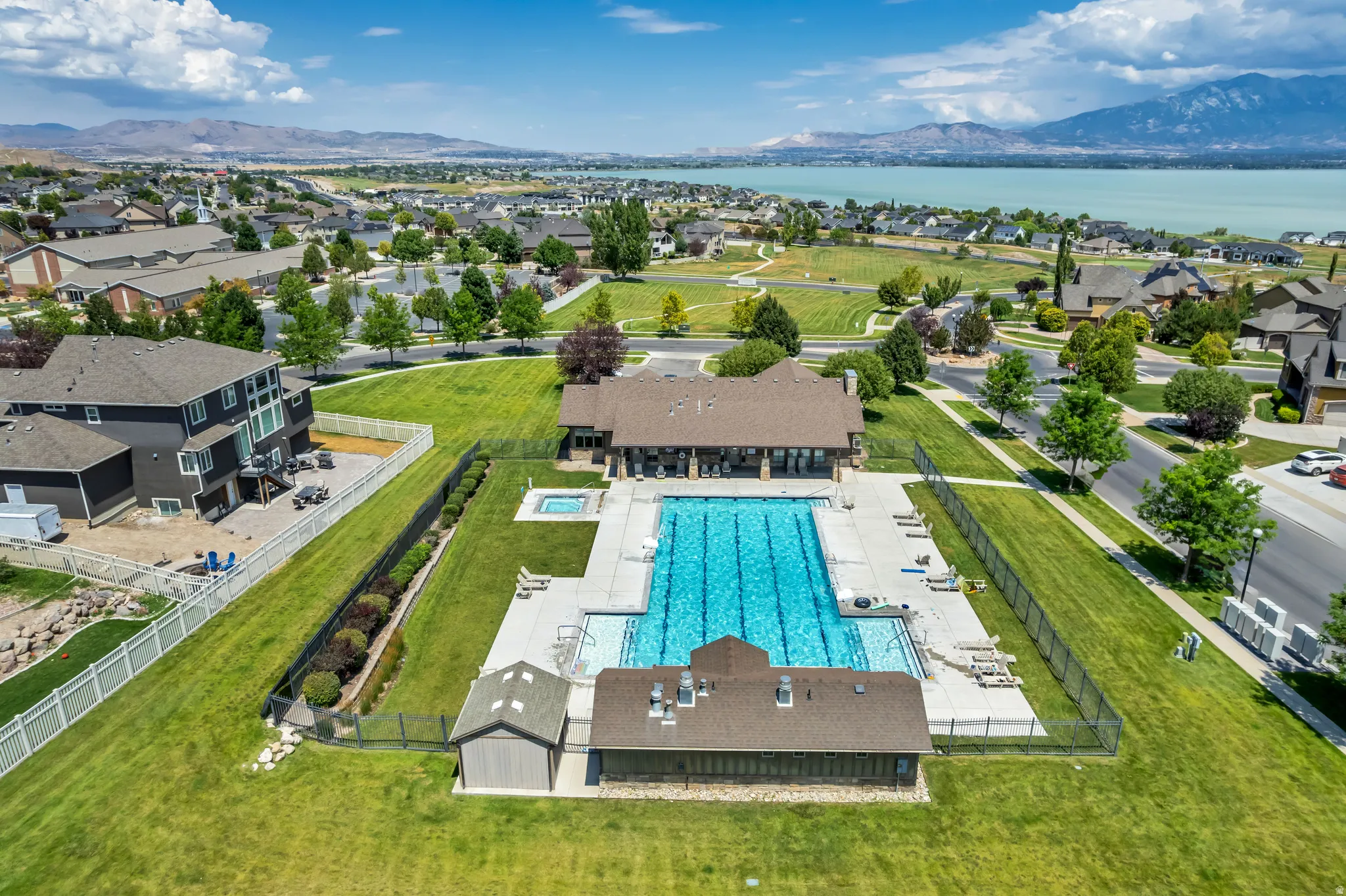 Community Pool & Clubhouse