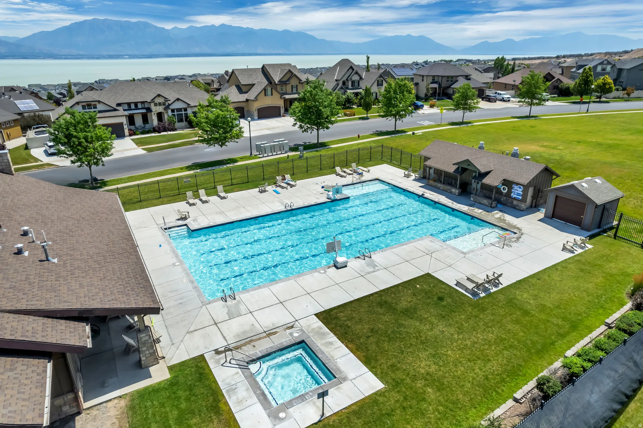 Community Pool & Clubhouse