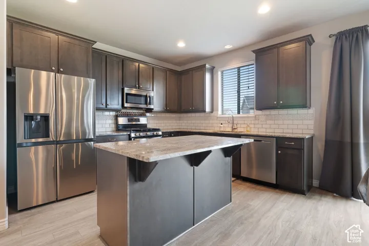 172 W Stillwater Dr, Saratoga Springs, Utah 84045