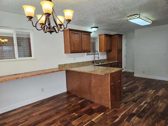 Photo prior to current tenant
