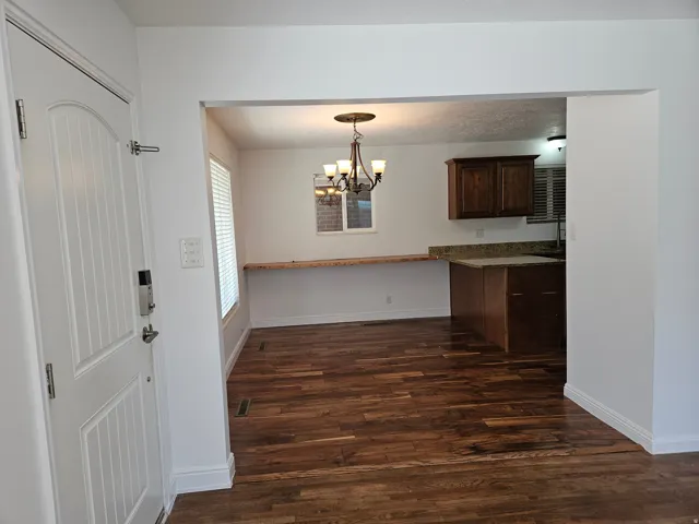 Photo prior to current tenant