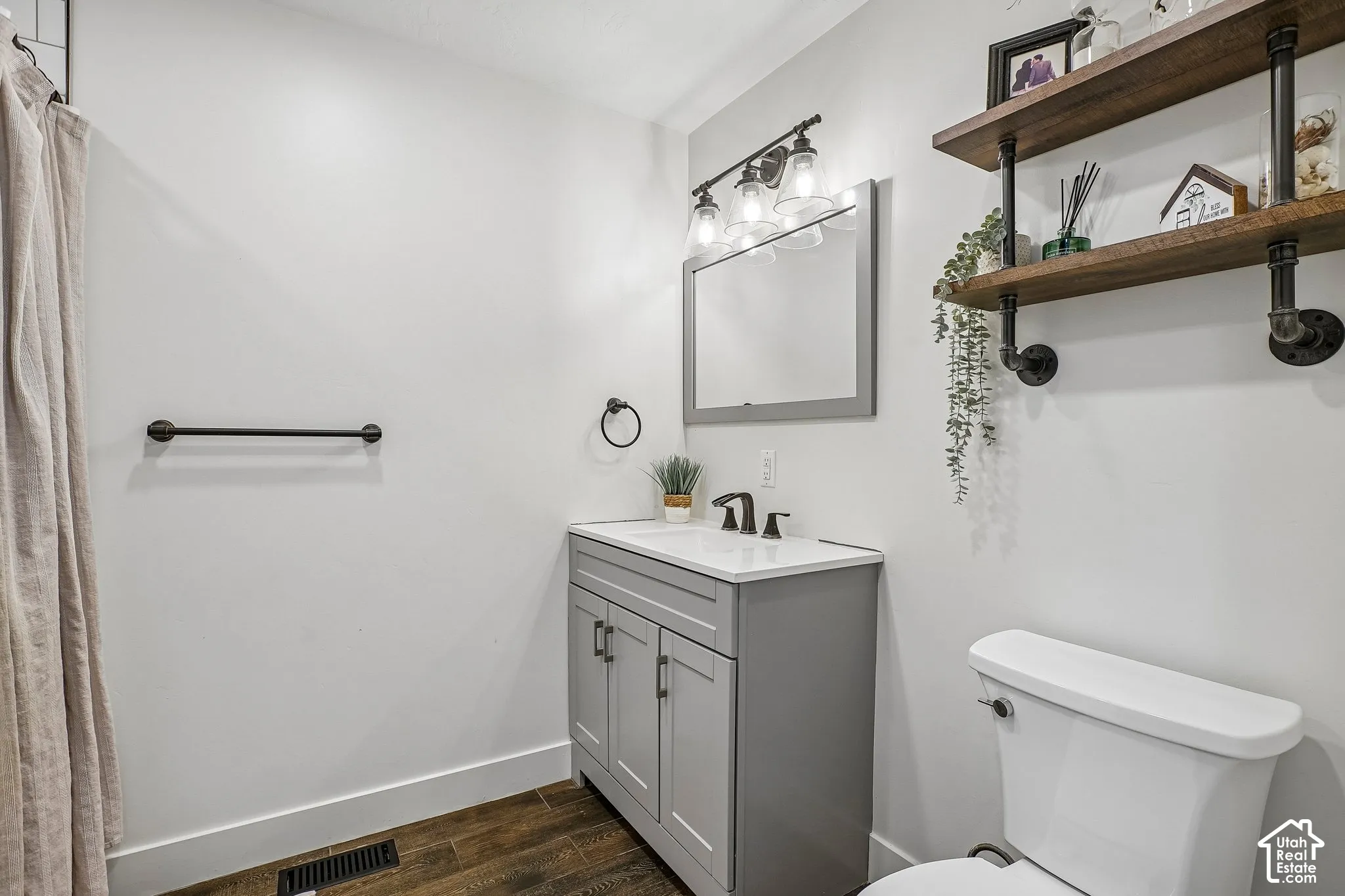 Main Floor Full Bathroom