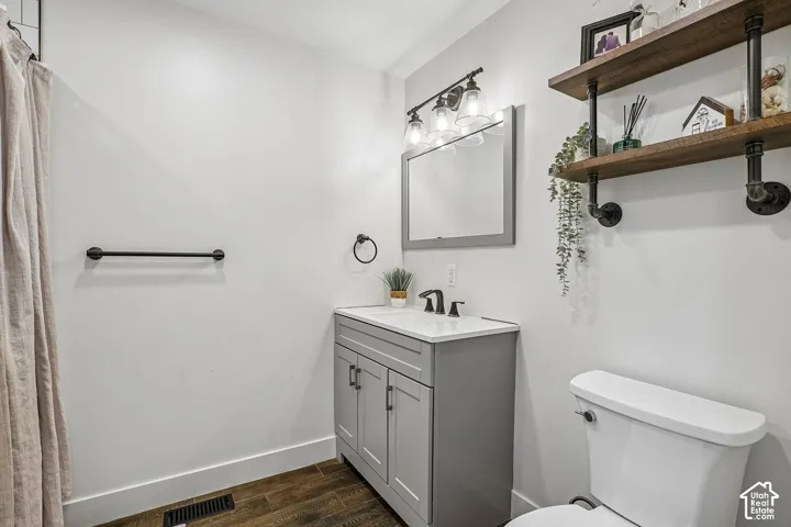 Main Floor Full Bathroom