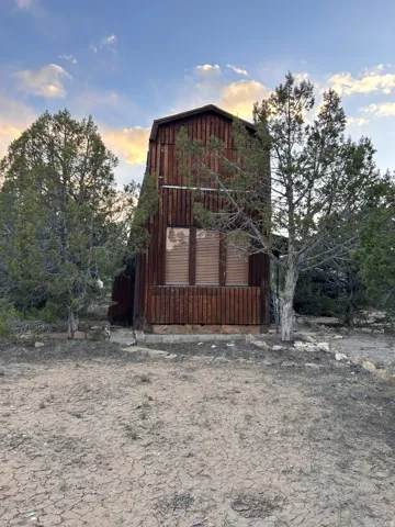 Outdoor structure