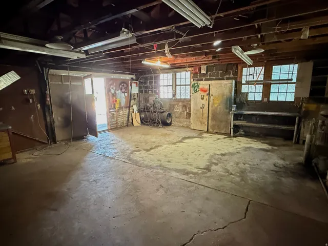 Workshop attached to the detached garage.