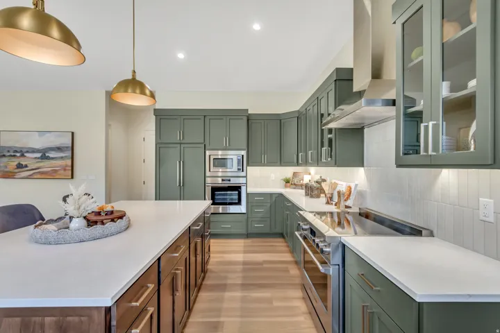 Large island central for preparation and entertaining