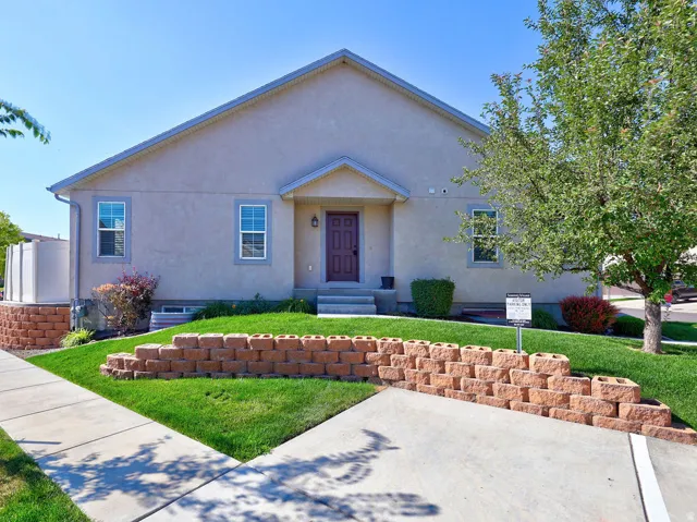 Desirable corner-unit location with convenient access to community parking.
