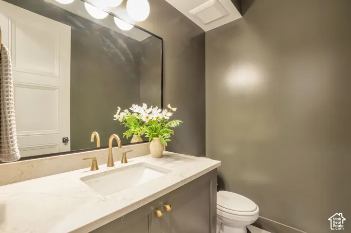 39 N Hayfield Cir, Kaysville, Utah 84037