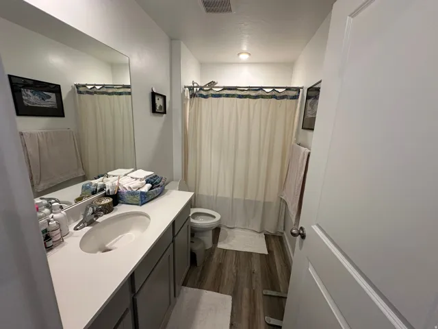 Primary suite private bathroom