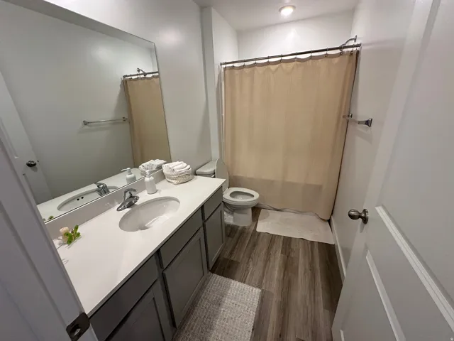 Full upstairs bathroom