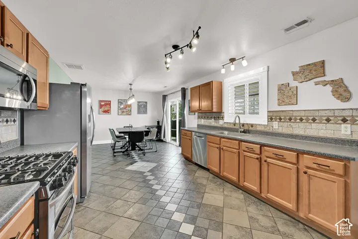 3581 W 2500 S, Syracuse, Utah 84075