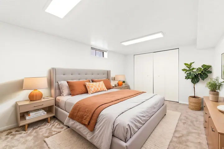 Bedroom w/ virtual staging