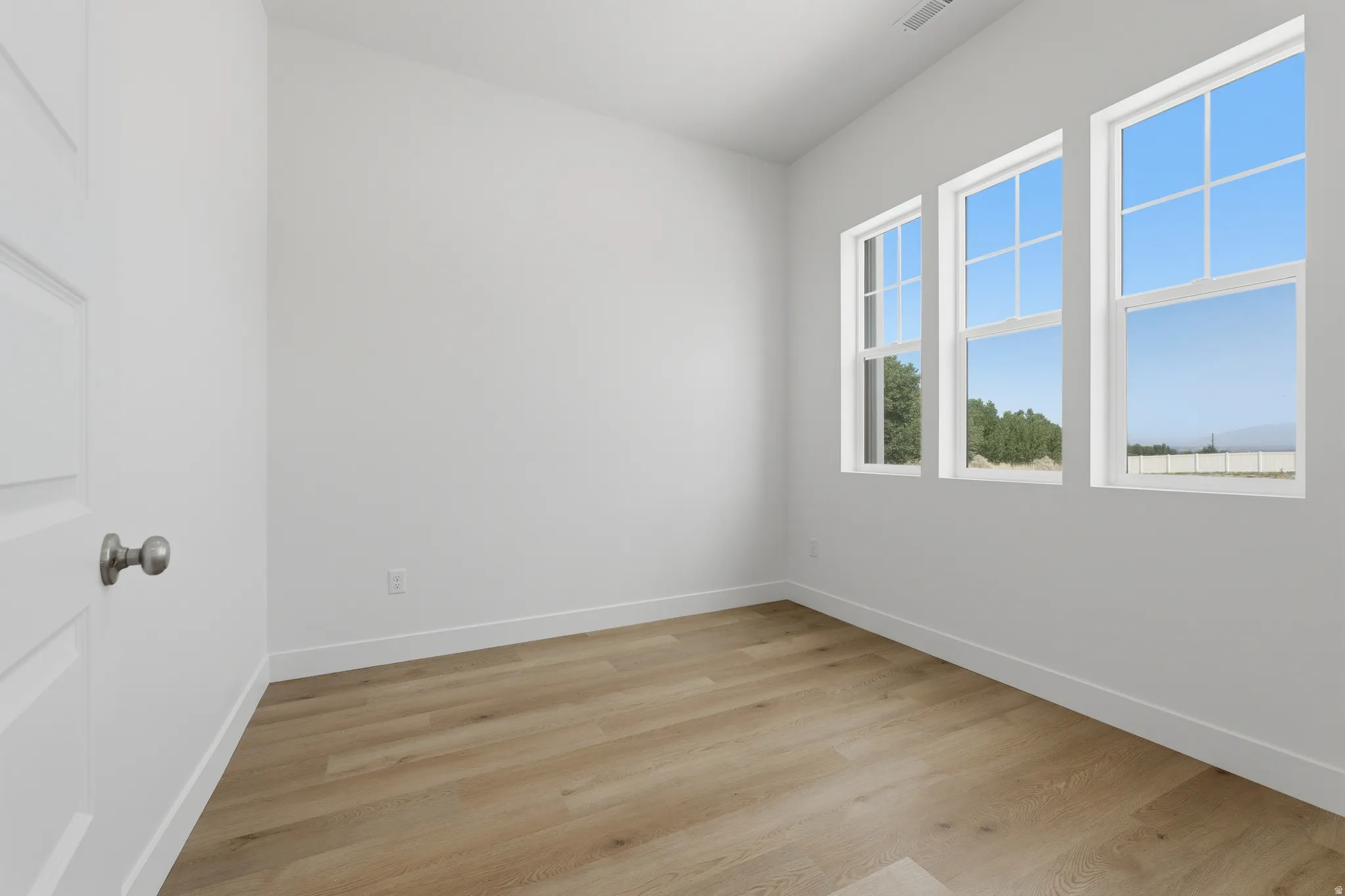 Office/Den/Craft Room