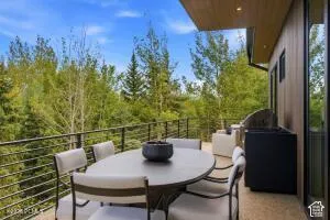 Exterior deck with cable railing and recessed lighting