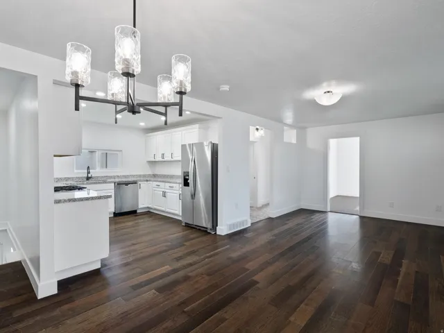 1811 Shepard Ln, Lake Point, Utah 84074