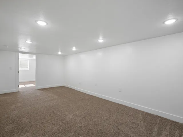 1811 Shepard Ln, Lake Point, Utah 84074