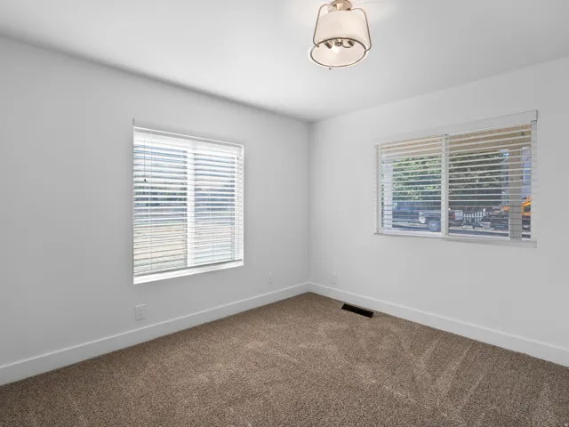 1811 Shepard Ln, Lake Point, Utah 84074