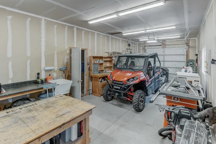 Spacious 2 car tandem garage