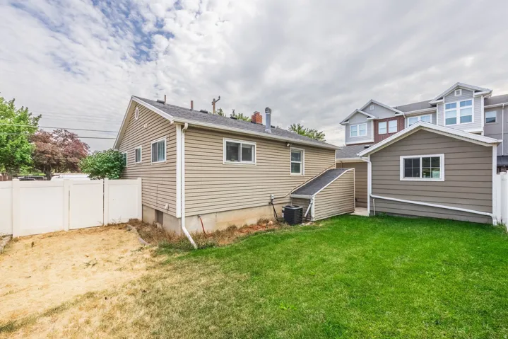 658 E Locust St, Sandy, Utah 84070