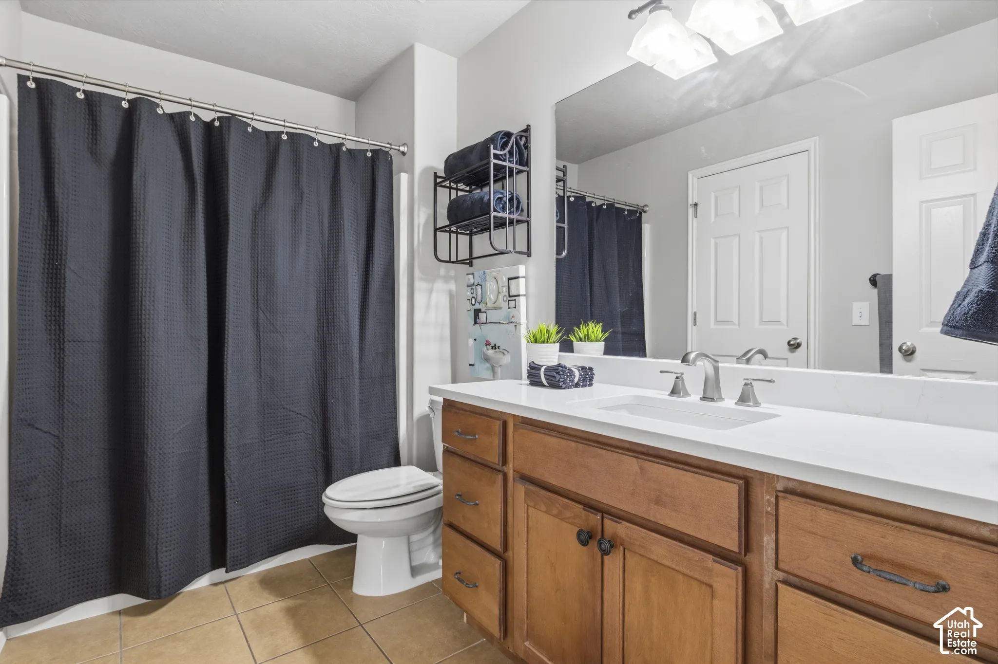 Full Bathroom: lengthy counterspace, brand new quartz