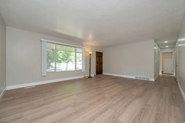 Huge Living Room w/ brand new LVP