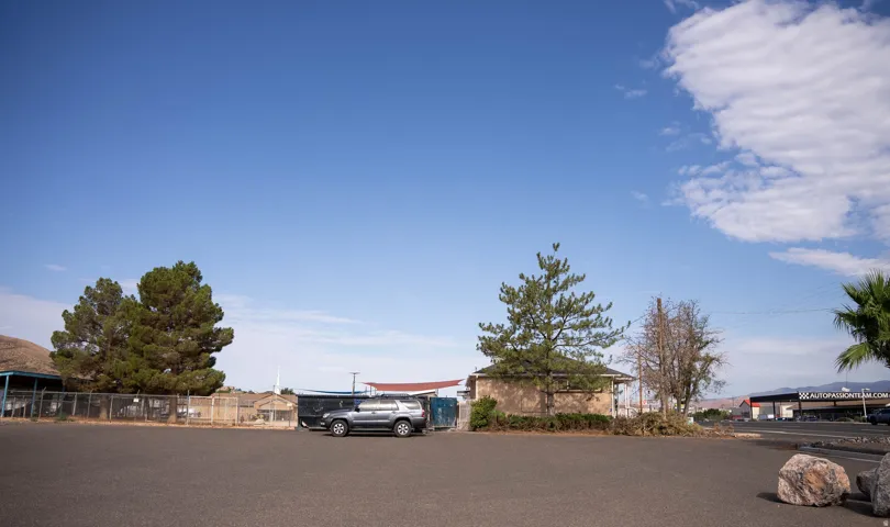 Expansive paved lot with ample parking capacity