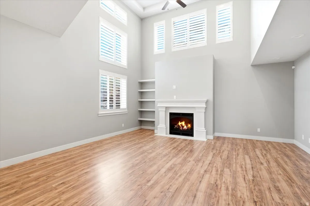 Great Room w/ 16 ft. Ceiling