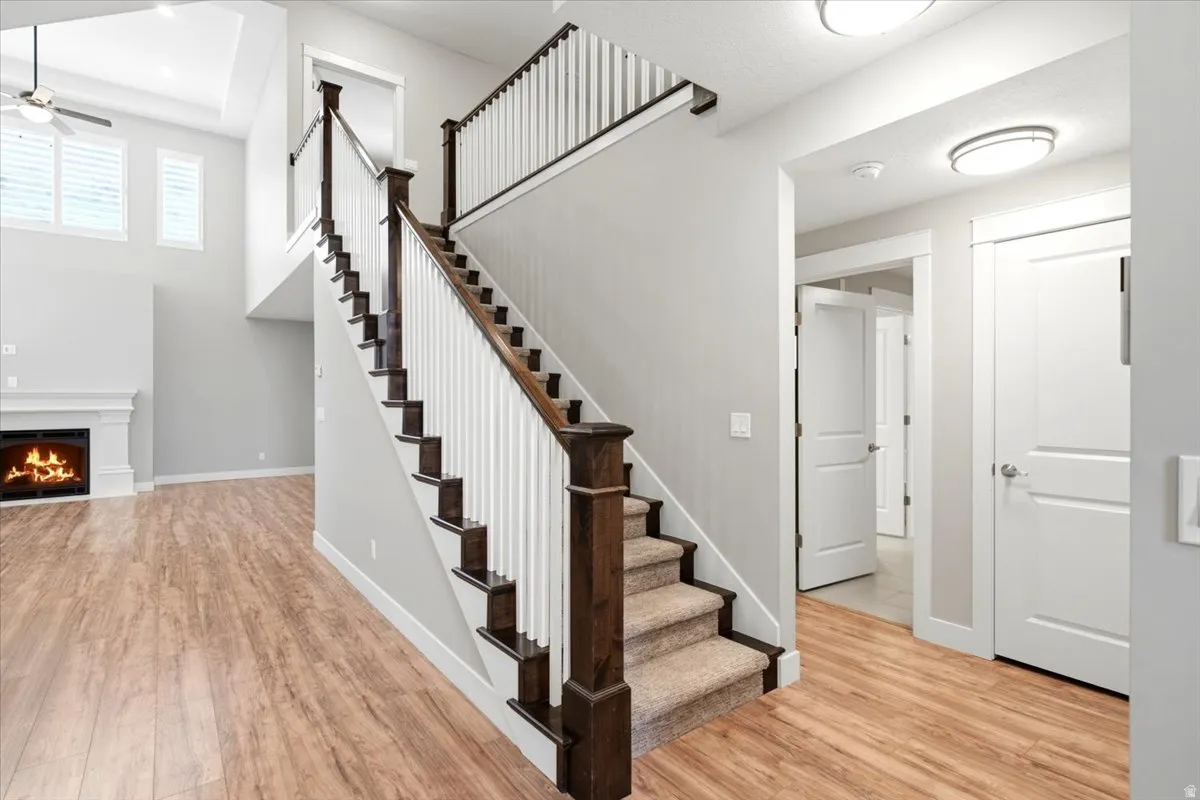 Great Room w/ 16 ft. Ceiling