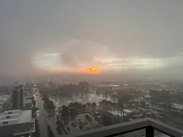 Image quality insufficient for description