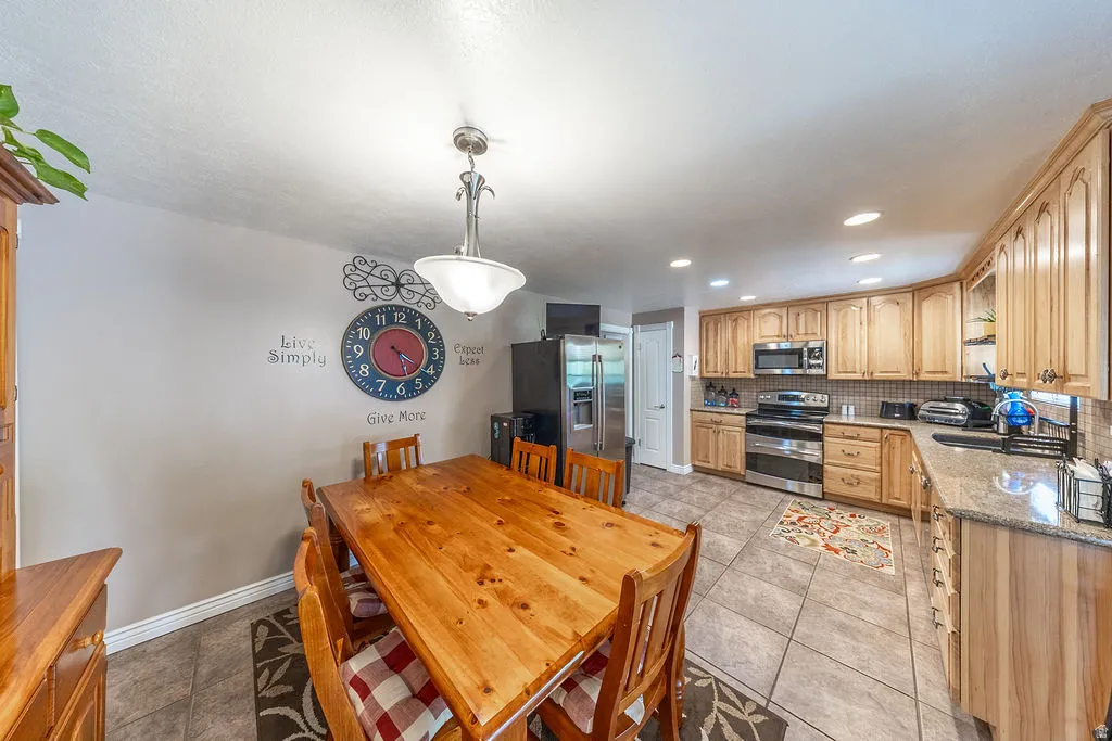 Kitchen and dining area.