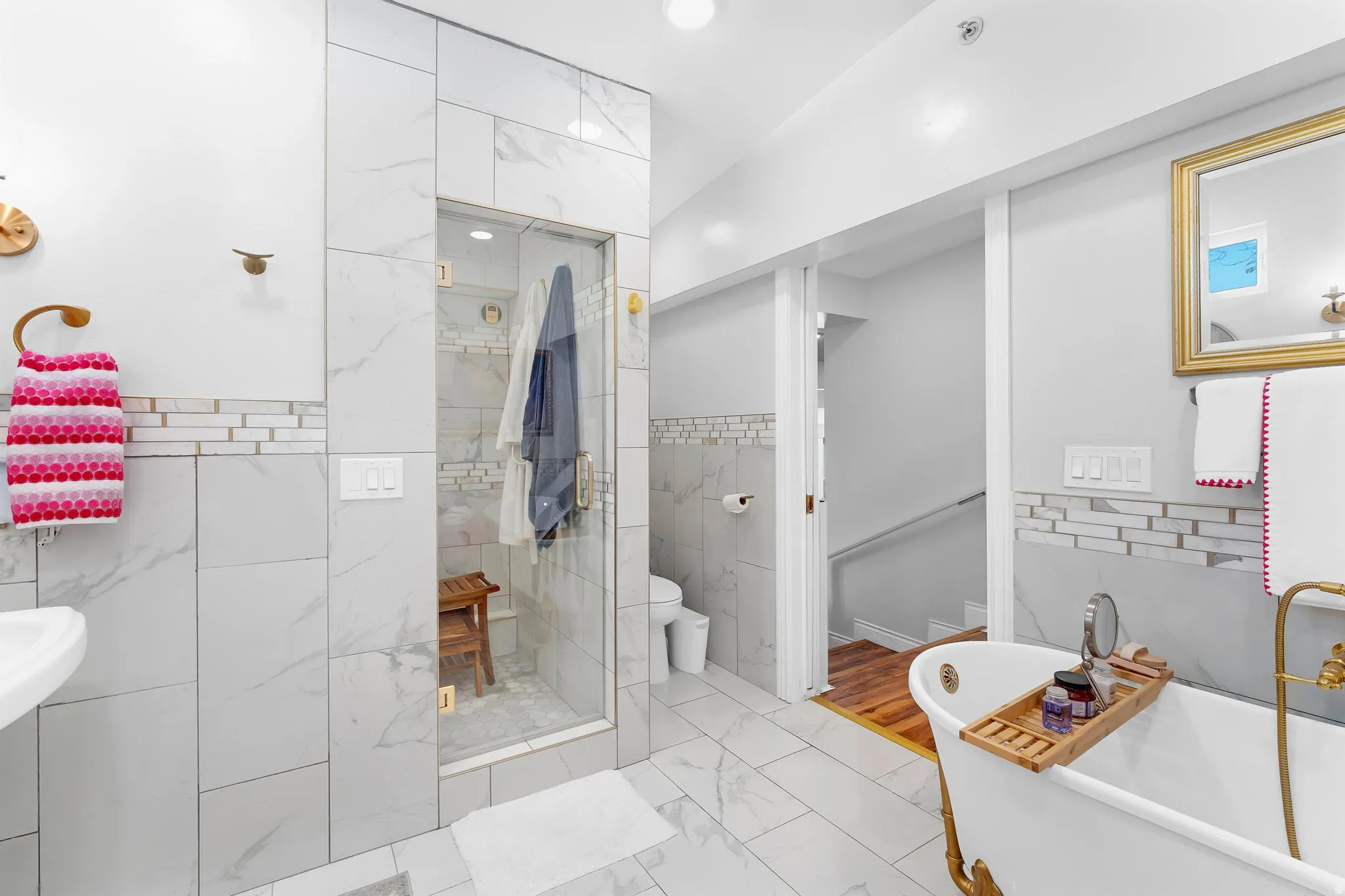 Owner's luxury apartment full bathroom