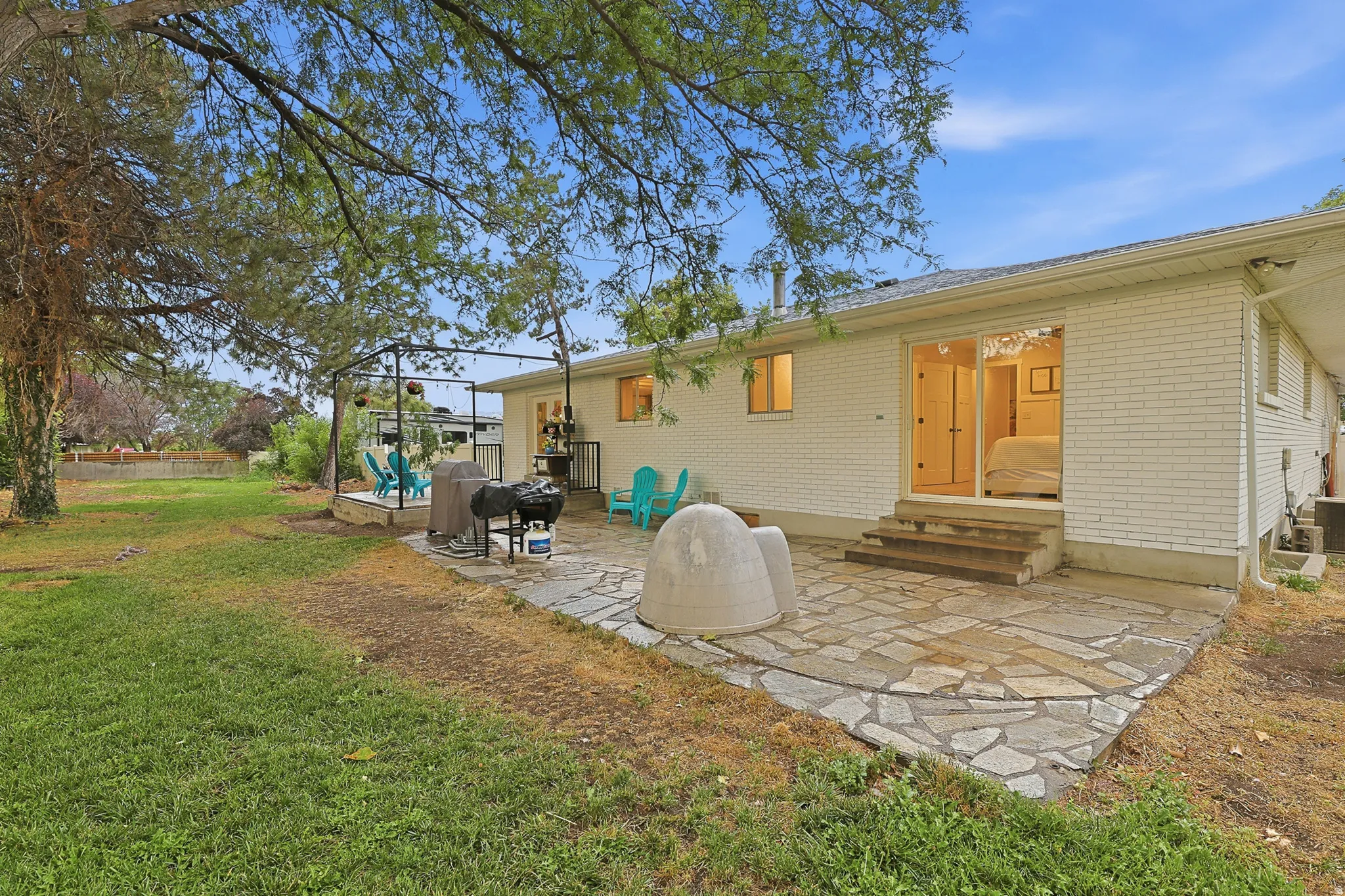Expansive patio off primary bedroom