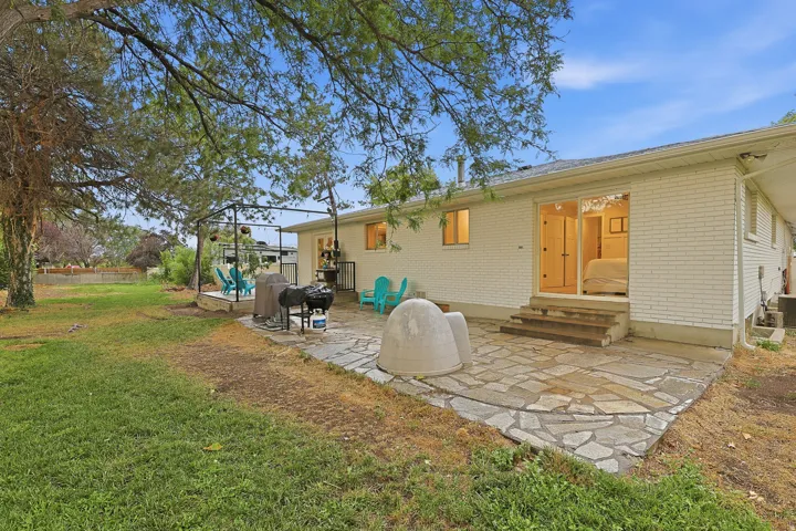 Expansive patio off primary bedroom