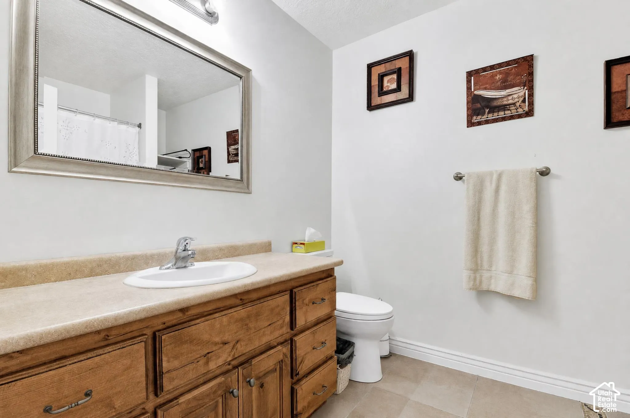Main full bathroom