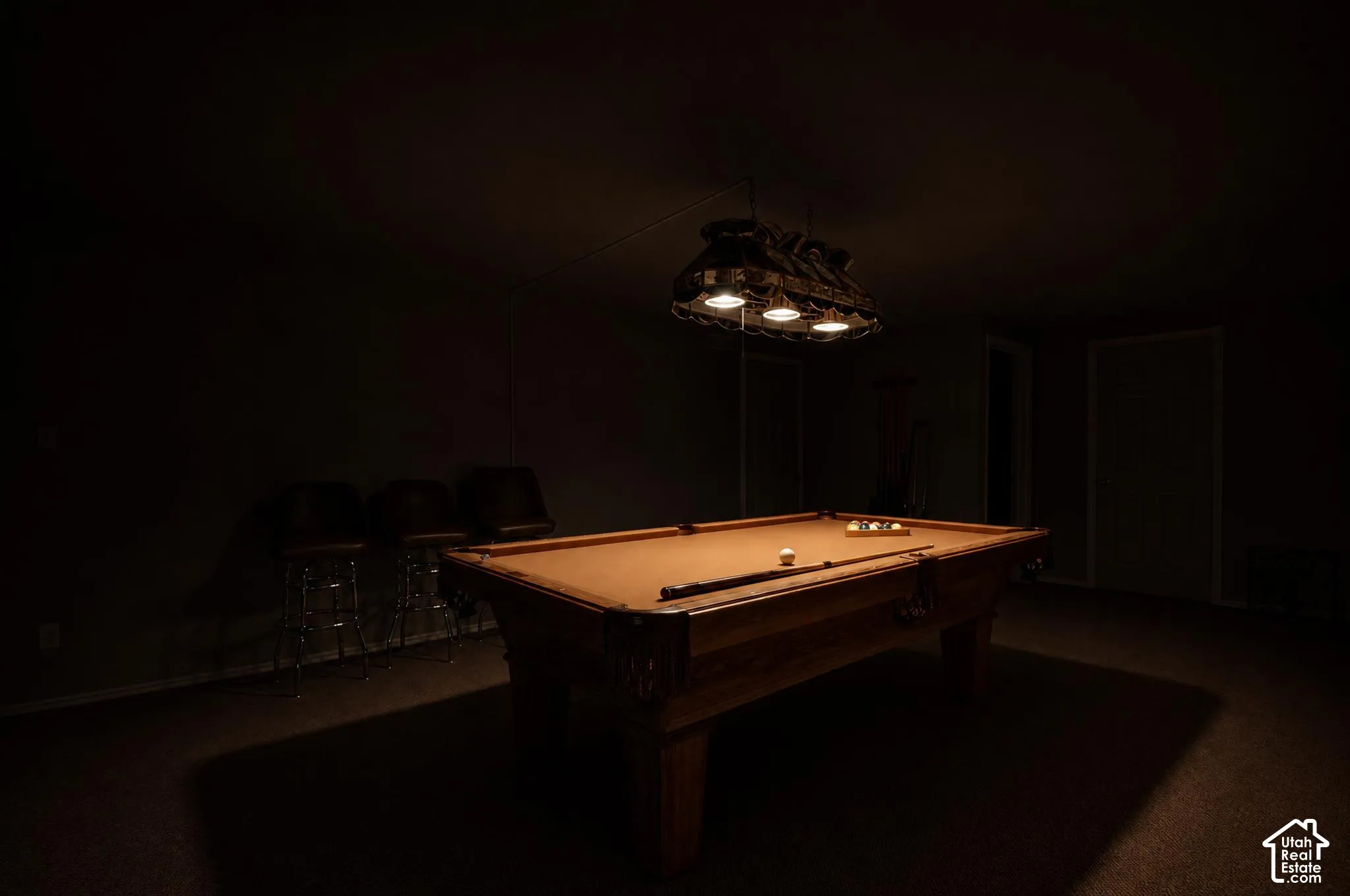 Recreational room featuring a billiard table.
