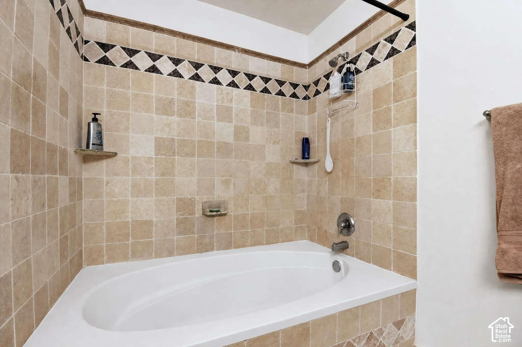 Primary en-suite