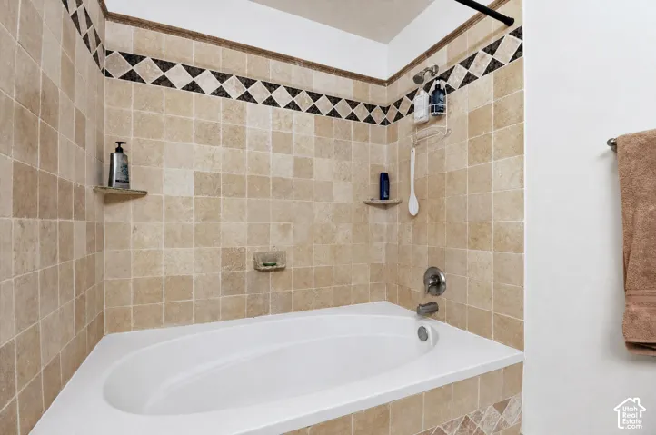 Primary en-suite