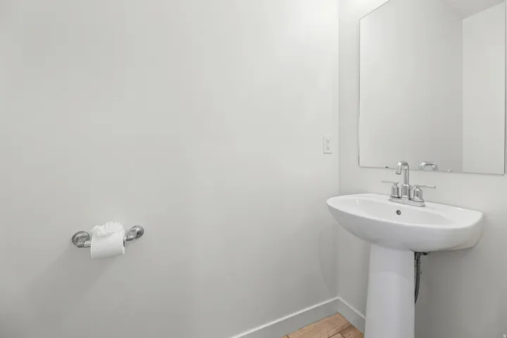 1/2 bathroom